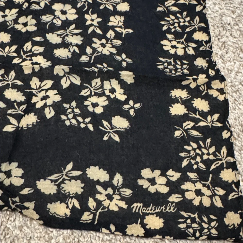 Madewell | Floral Cotton Handkerchief Bandanna in Black - Picture 2 of 8